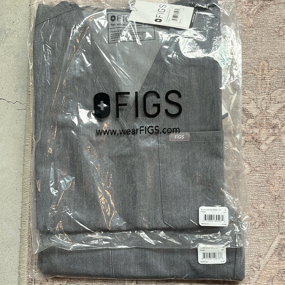 Figs scrubs - NEVER WORN